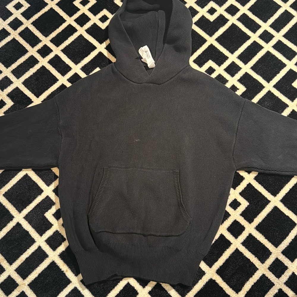 ALO Yoga Black Sweater